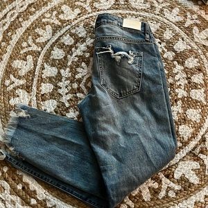Beautiful mid rise distressed jeans
